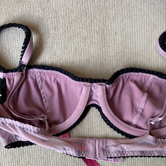 Betsey Johnson lavender rose silky bra size 34 a - Picture 6 of 9